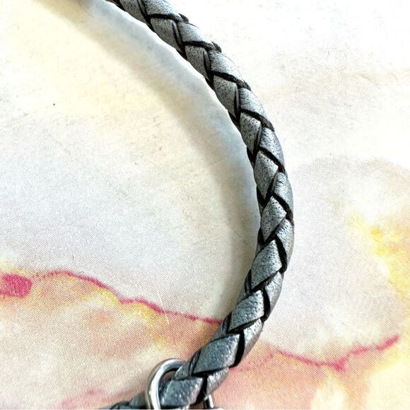 Grey heart charm bracelet - Picture 7 of 9